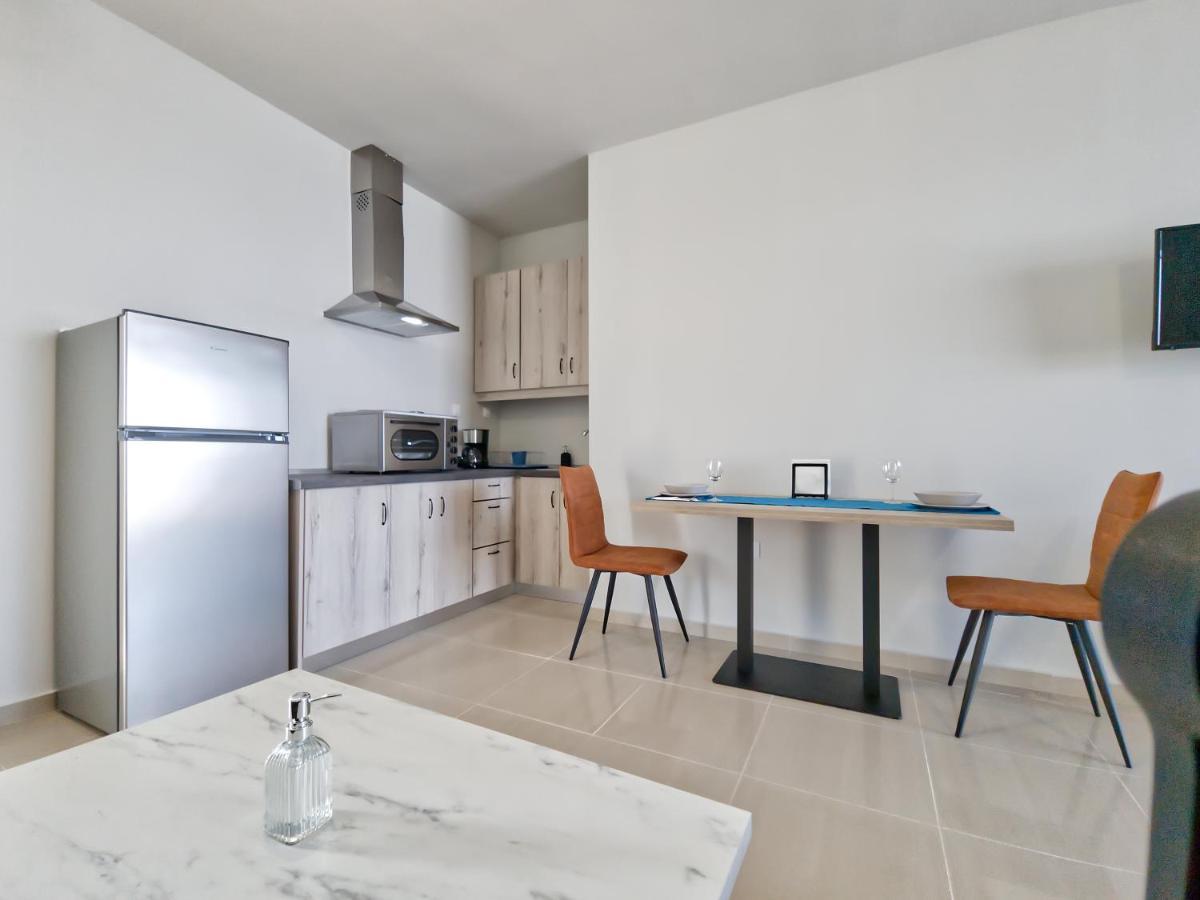 Epipleon Luxury Suites -105- Δωμάτιο 35Τμ Με Βεράντα 35Τμ Μπροστά Στη Θάλασσα Нафпактос Экстерьер фото