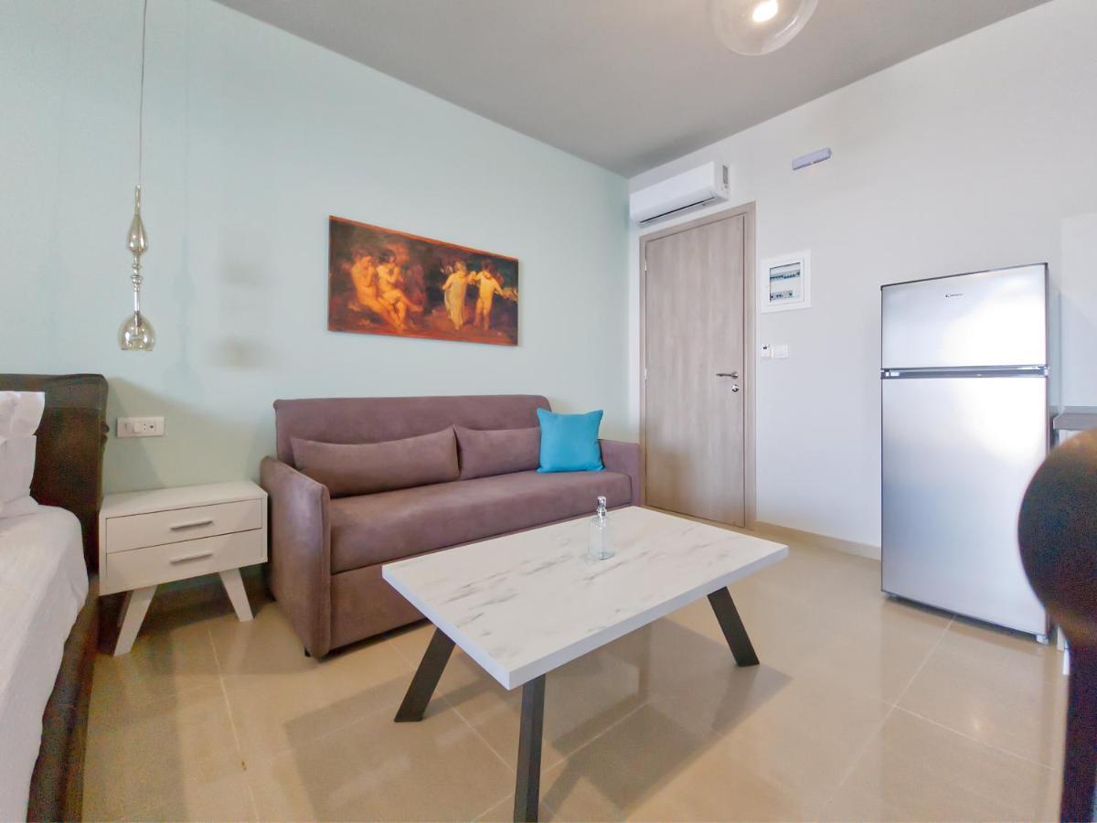 Epipleon Luxury Suites -105- Δωμάτιο 35Τμ Με Βεράντα 35Τμ Μπροστά Στη Θάλασσα Нафпактос Экстерьер фото