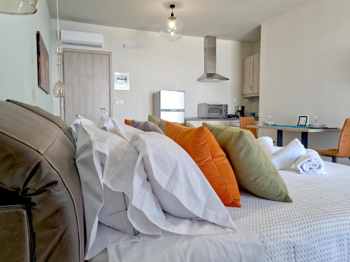 Epipleon Luxury Suites -105- Δωμάτιο 35Τμ Με Βεράντα 35Τμ Μπροστά Στη Θάλασσα Нафпактос Экстерьер фото