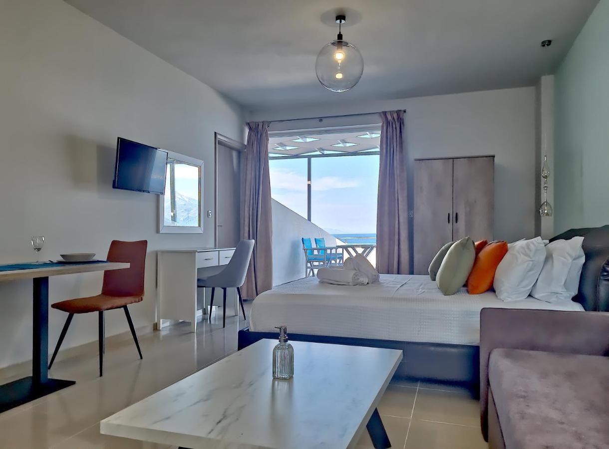 Epipleon Luxury Suites -105- Δωμάτιο 35Τμ Με Βεράντα 35Τμ Μπροστά Στη Θάλασσα Нафпактос Экстерьер фото